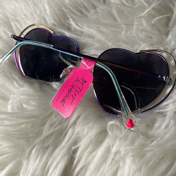Betsey Johnson sunglasses - Picture 6 of 6